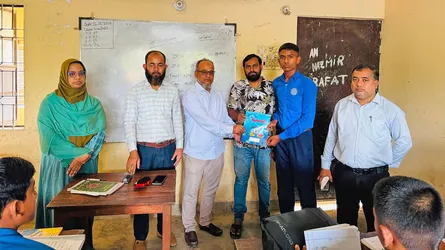 ক্লাসে শতভাগ উপস্থিত, পুরস্কার পেল ৪৮০ শিক্ষার্থী