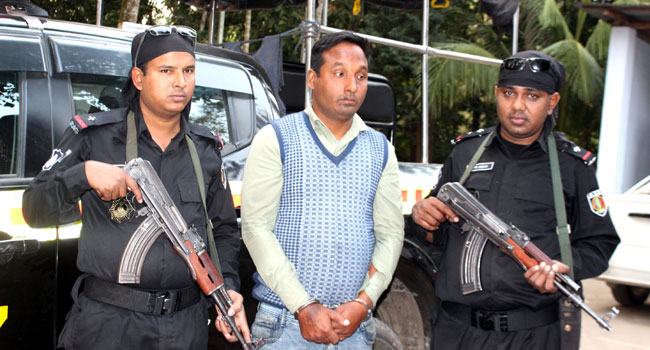 খাগড়াছড়িতে র‌্যাবের অভিযানে অস্ত্র ব্যবসায়ী আটক