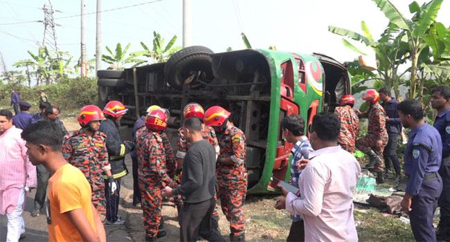 পিকনিক বাস উল্টে রাঙ্গামাটিতে নিহত ১