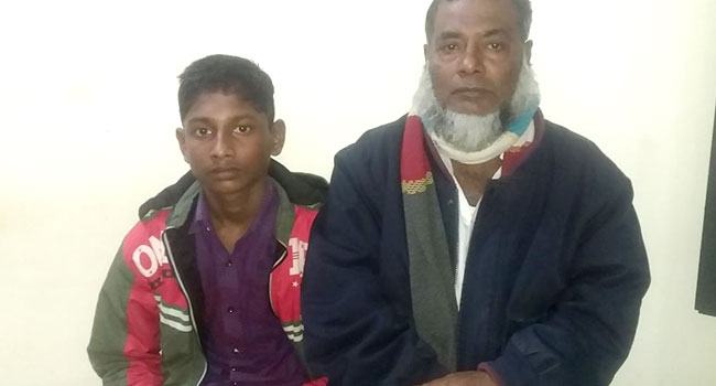 ট্রলার ডুবার পর লুঙ্গি ফুলিয়ে ভারতে, ৬ মাস পর বাড়ি ফিরল শিশু ইমরান