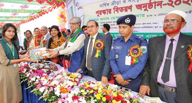 তথ্যপ্রযুক্তির মন্দ দিকগুলো সম্পর্কে নতুন প্রজন্মকে সতর্ক করতে হবে