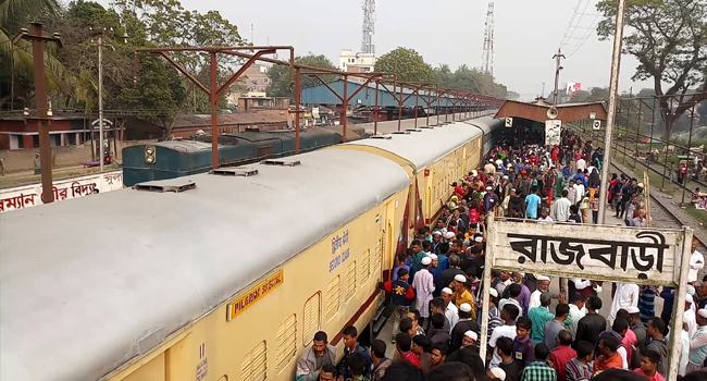 বিশেষ ট্রেনে ভারতে যাচ্ছেন ২৩২৩ ওরশ যাত্রী