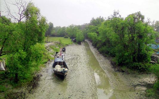 রাঙ্গাবালীবাসীর ভরসা গহীনখোলা খাল অস্তিত্বসঙ্কটে