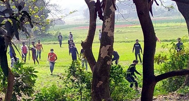 নাচ-গানের চাঁদা না দেওয়ায় ৭ জনকে কুপিয়ে জখম