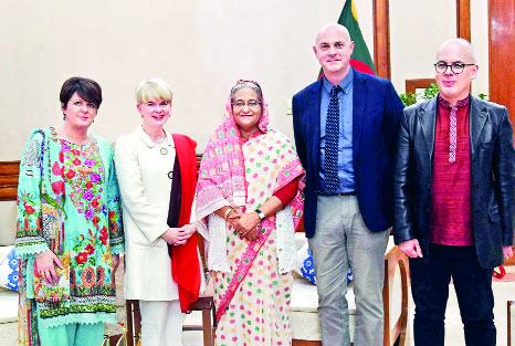প্রধানমন্ত্রীর সাথে ব্রিটিশ গ্যাস্ট্রোএন্টারোলজি প্রতিনিধিদলের সাক্ষাৎ