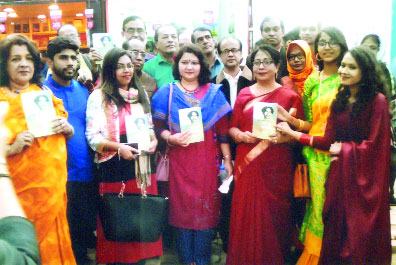 বই আর সিসিমপুরে মেতে ছিল শিশুরা