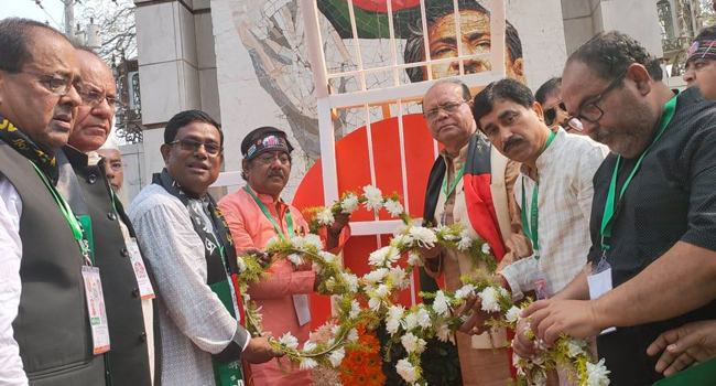 নো-ম্যান্স ল্যান্ডে দুবাংলার ভাষাপ্রেমীদের মিলন মেলা