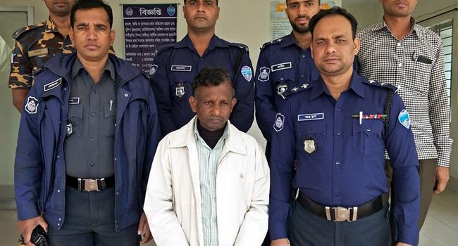 লক্ষ্মীপুরে ২৩ মামলার পলাতক আসামী গ্রেফতার