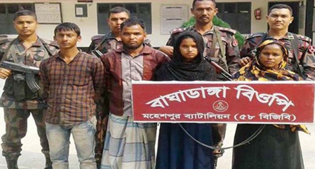 মহেশপুর সীমান্তে ৪ অনুপ্রবেশকারী আটক