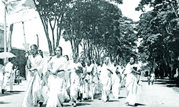 ভাষার মান রাখতে নারীর অবদান