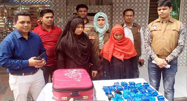 কুমিল্লায় ৪০ হাজার ইয়াবাসহ দুই নারী আটক