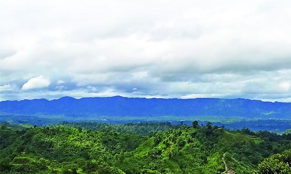 পাহাড়ের পথে পথে
