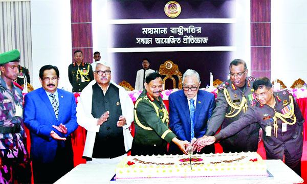 সীমান্তে চোরাচালান রোধে সজাগ থাকুন : রাষ্ট্রপতি