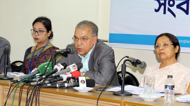 দুদক ক্ষমতাসীন দল দ্বারা প্রভাবিত : টিআইবি