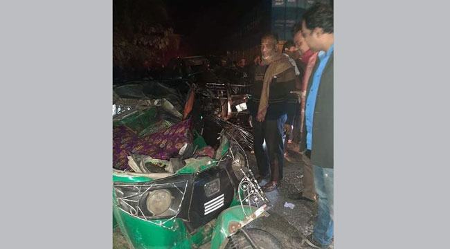 লক্ষ্মীপুরে পাজেরো-সিএনজি অটোরিকশার মুখোমুখি সংঘর্ষে ৪ জন নিহত