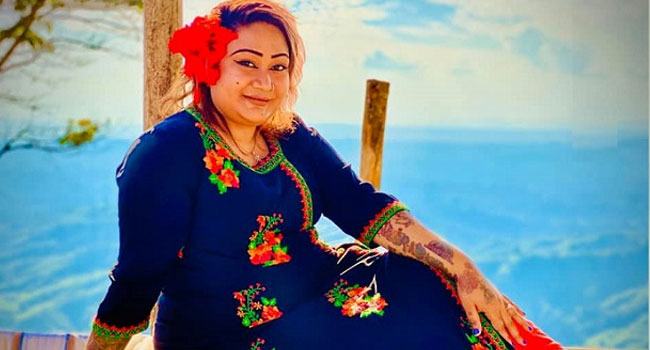 অশ্লীল ভিডিওতে ঠাসা পাপিয়ার মোবাইল, ১২ রুশ সুন্দরী প্রধান টোপ
