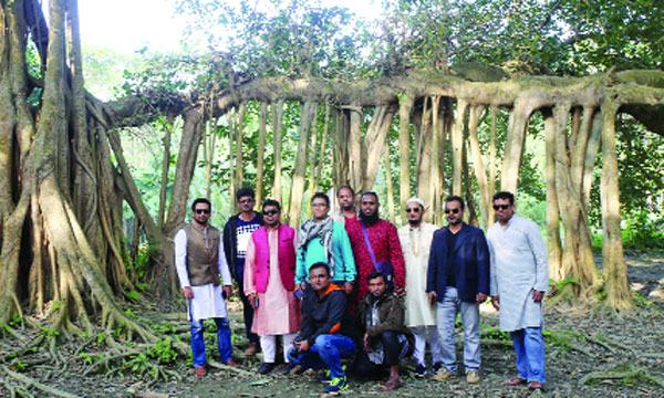 দৈত্যাকার বটবৃক্ষ