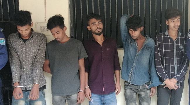ভৈরবে ৫ ডাকাত আটক