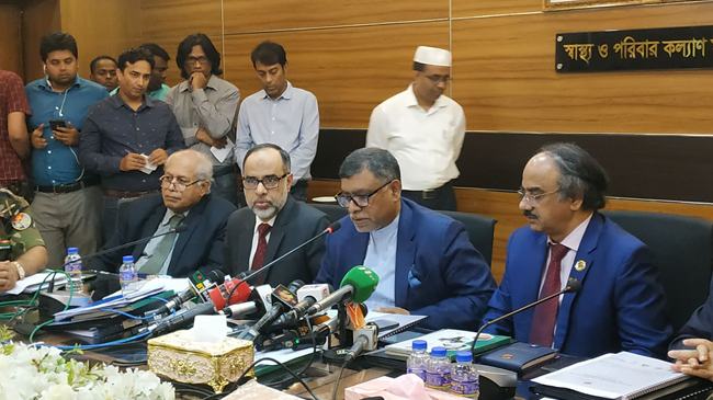 জরুরী প্রয়োজন ছাড়া বিদেশে যাওয়া-আসা করবেন না : স্বাস্থ্যমন্ত্রী