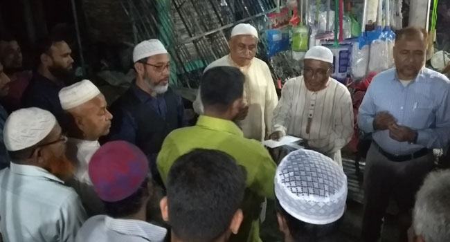কালিয়াকৈরে আগুনে ক্ষতিগ্রস্ত দোকান মালিকদের পাশে জামায়াত নেতৃবৃন্দ