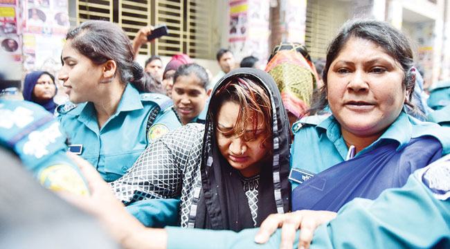 পাপিয়ার সাথে অন্যরাও দায়ী