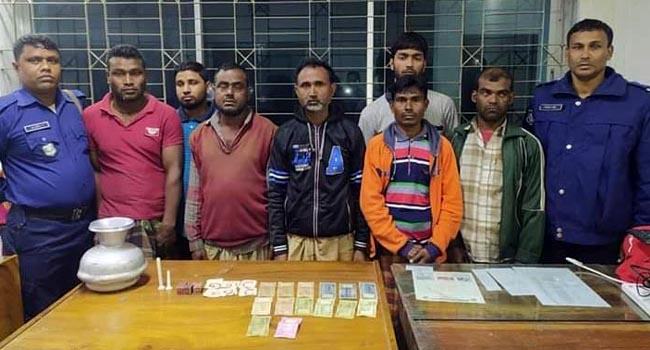 জুয়ার বোর্ডে পাঁচ টাকায় দুটি সিদ্ধ ডিম, ৭ জুয়াড়ি আটক