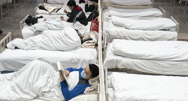 করোনা যেভাবে ছড়ায়, যেসব লক্ষণ বুঝা যায়