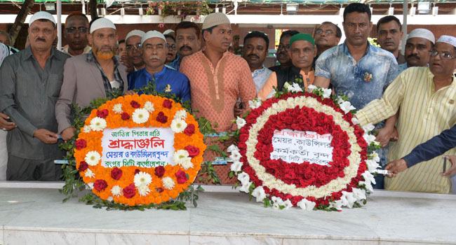 বঙ্গবন্ধুর মাজার জেয়ারত করলেন রংপুর সিটি মেয়র