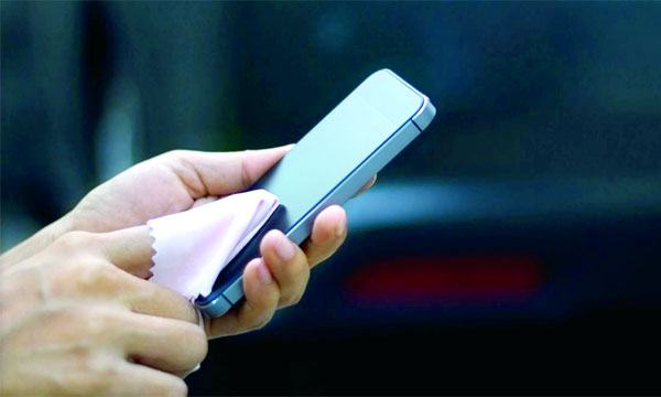স্মার্টফোন ও ল্যাপটপ জীবাণুমুক্ত রাখার উপায়