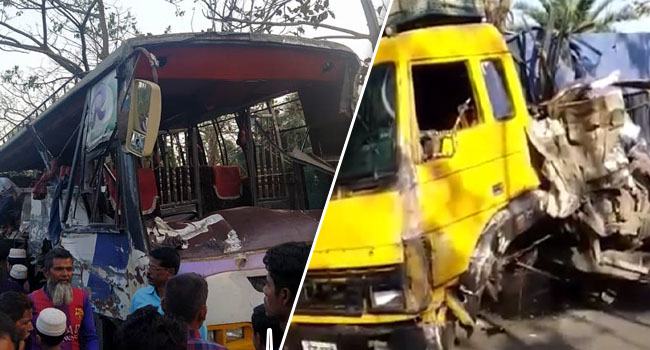 বাগেরহাটে বাস-ট্রাক সংঘর্ষে নিহত ৫