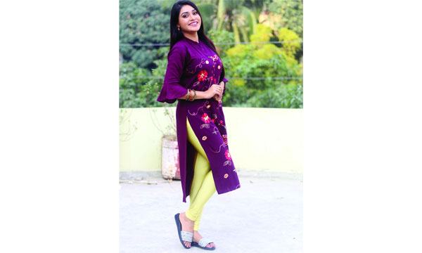খানবাড়ির কইন্যা মিম চৌধুরী