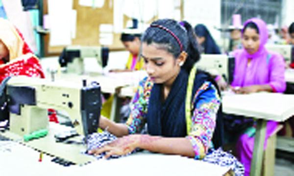 তৈরী পোশাকের অবদান কমে যাচ্ছে রফতানি আয়ে