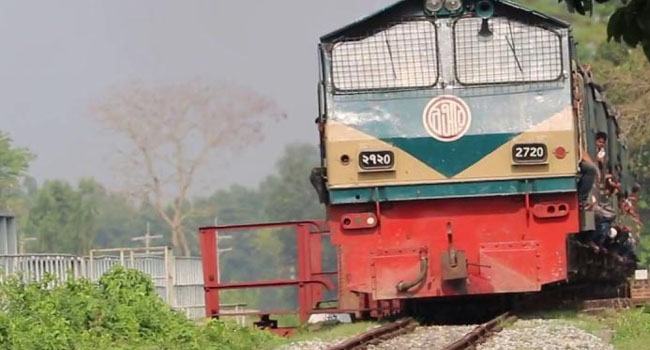 শায়েস্তাগঞ্জে ট্রেনে কাটা পড়ে নারী নিহত