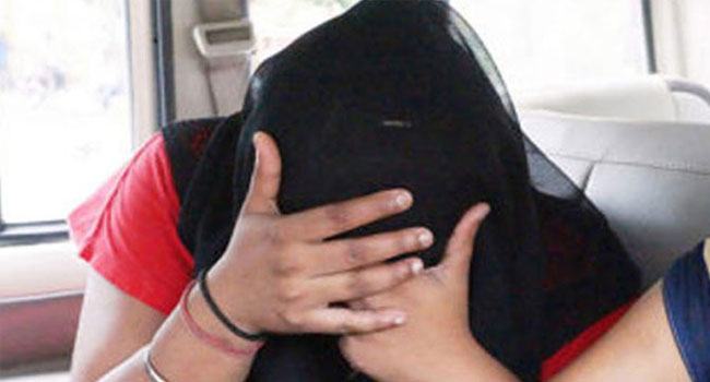 বিয়ের ৪ মাসেই সন্তান প্রসব
