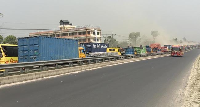 টাঙ্গাইল মহাসড়কে ২৫ কিলোমিটার যানজট