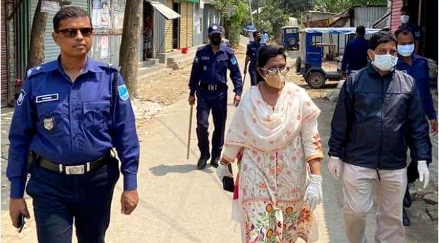 পুলিশ প্রহরায় ঘিওরের ছয় পরিবার, এলাকাজুড়ে আতঙ্ক