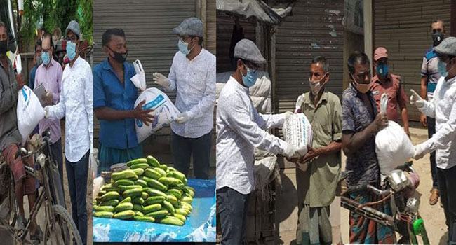 চৌগাছায় অর্ধশত দুস্থ পরিবারকে খুঁজে খাদ্য সামগ্রী দিলেন ইউএনও