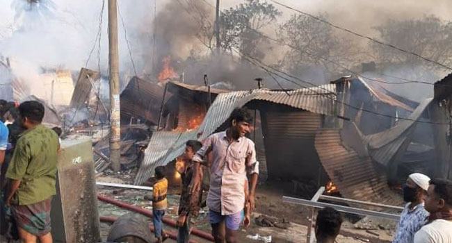 কুমিল্লায় পুড়ে ছাই ১৫টি দোকান