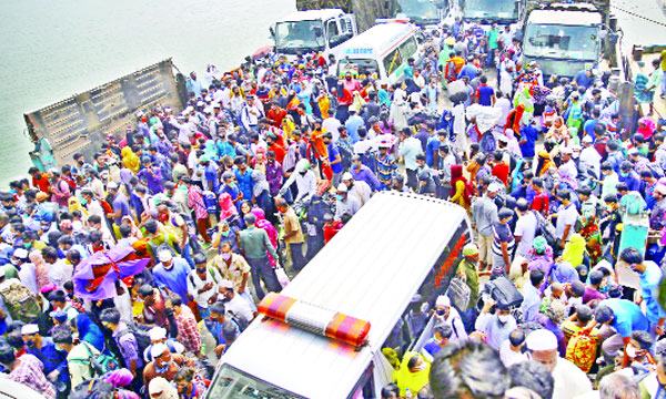 সরকারের সমন্বয়হীনতায় মারাত্মক ঝুঁকিতে কয়েক লাখ গার্মেন্টকর্মী