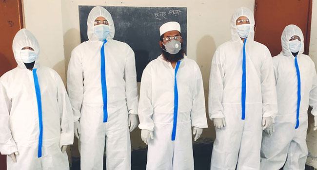 করোনায় মৃতদের জানাজা-দাফনে প্রস্তুত এক ঝাঁক আলেম