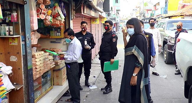 ঝালকাঠিতে অঘোষিত ‘লকডাউন’