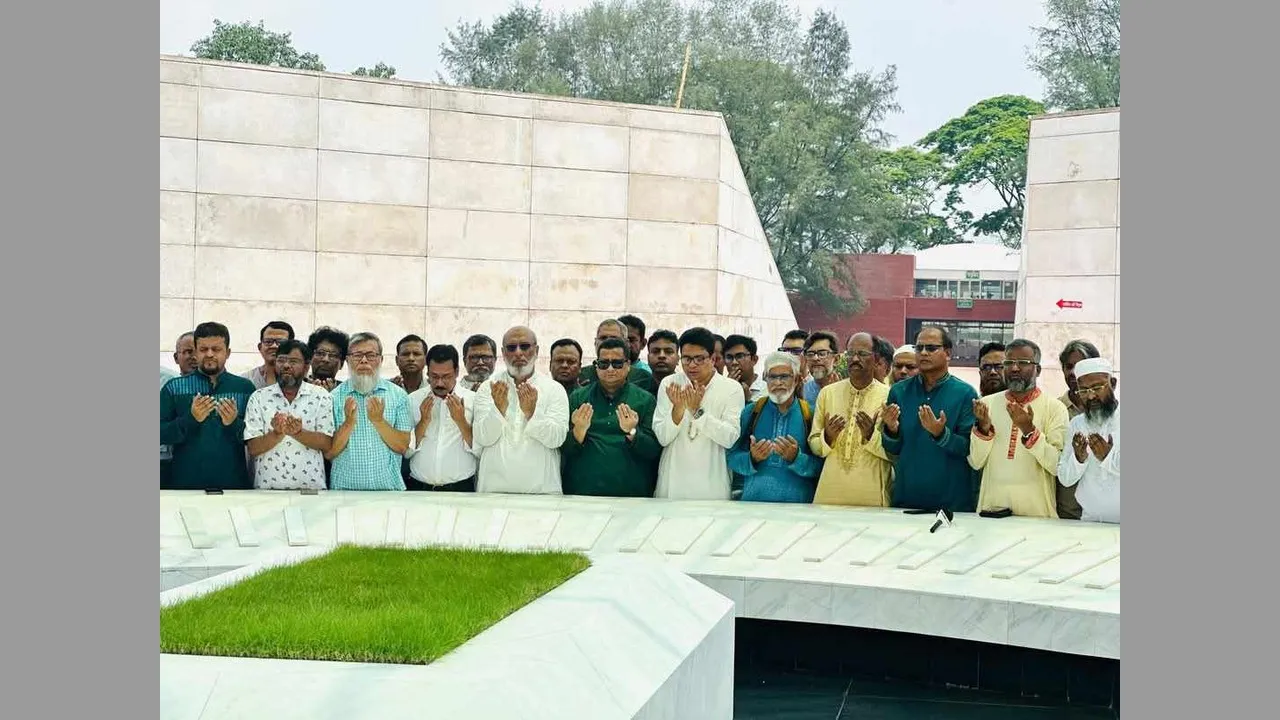 জিয়াউর রহমানের মাজারে জেডআরএফের দোয়া ও ফাতিহা পাঠ