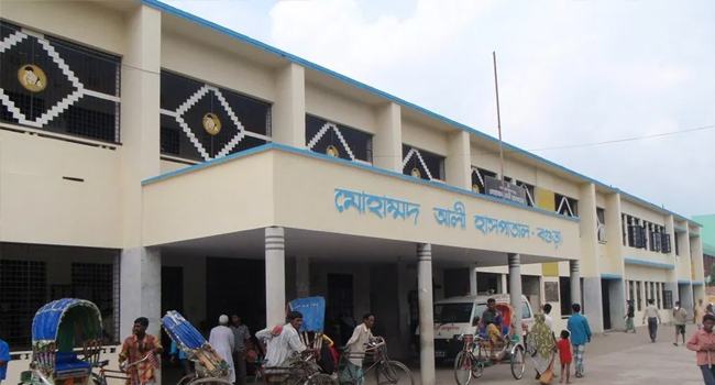 বগুড়ায় চিকিৎসা না দিয়ে হাসপাতাল থেকে রোগী ফেরতের অভিযোগ