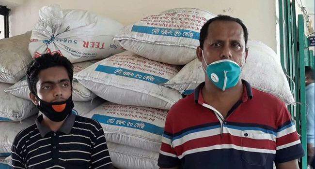 বরিশালে ৫৪ বস্তা চালসহ স্বেচ্ছাসেবক লীগ নেতা আটক