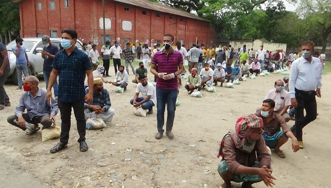 রাজবাড়ীর ৪ হাজার পরিবহন শ্রমিকের মধ্যে সহায়তা পেয়েছেন মাত্র ২০০ জন