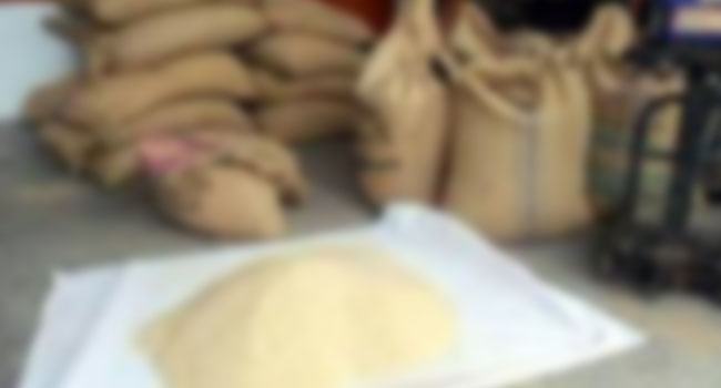 বরগুনায় সরকারী চাল উদ্ধার, ঘটনাস্থলে বিতরণ