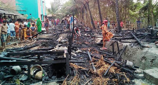 খুলনার দাকোপে অগ্নিকাণ্ড, ৯ পরিবার ভষ্মিভূত