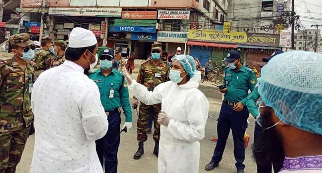 গাজীপুরে অহেতুক ঘোরাঘুরির দায়ে ১৮ জনের জরিমানা