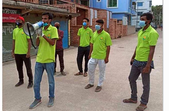 ধামরাইবাসীকে করোনা থেকে রক্ষায় মাঠে নেমেছে স্বপ্নডানা পরিবার