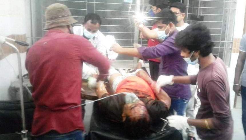 চুয়াডাঙ্গায় যুবলীগ কর্মীকে কুপিয়ে জখম